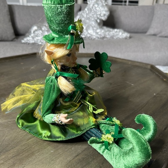 St Patricks Day Elf Leprechaun Doll Shelf sitter/18” GIRL RARE - Picture 7 of 7